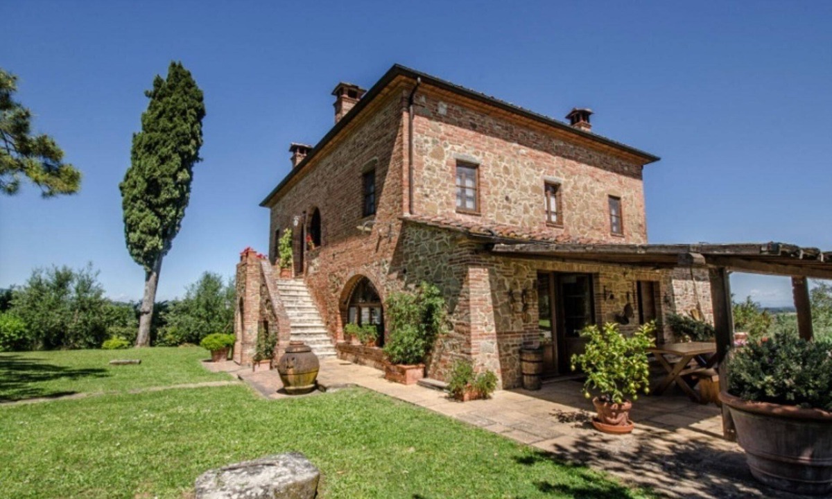 Torrita di Siena Villa | Fantastic villa with view. Pool, children's playground