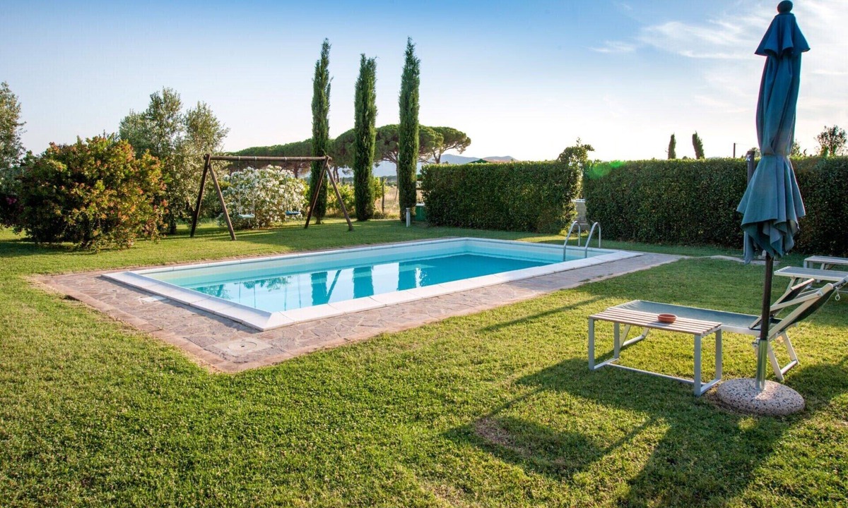 Braccagni House | Farmhouse 'Le Gerlette - Il Granaio' with Shared Pool, Wi-Fi and Air Conditioning