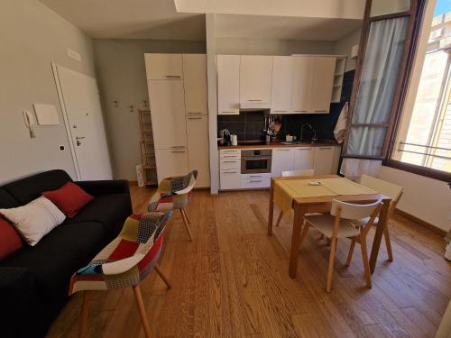 Sant'Antonio Apartment | Five Roses Studio Flat