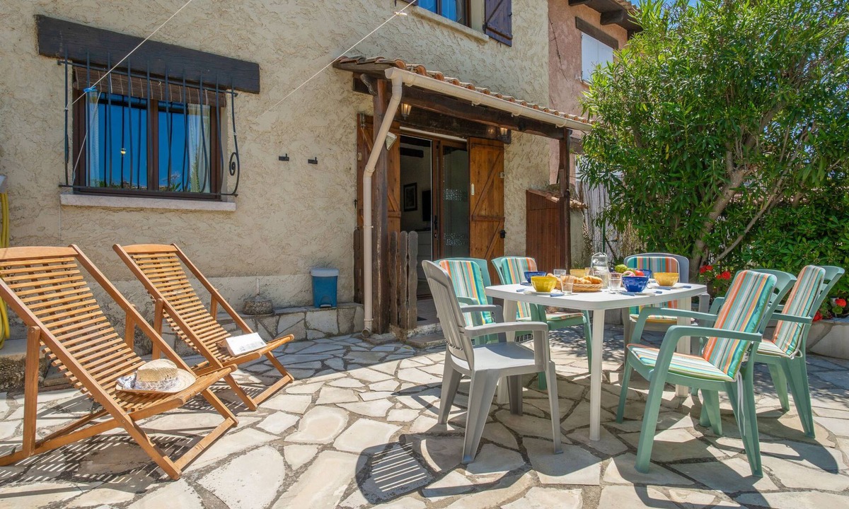 La Madrague House | Les Jardins de Sinople by Interhome