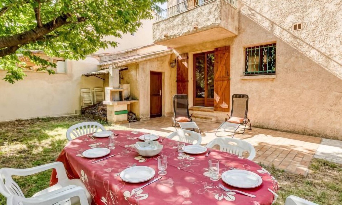 Saint-Cyr-sur-Mer House | L'ensoleillade by Interhome