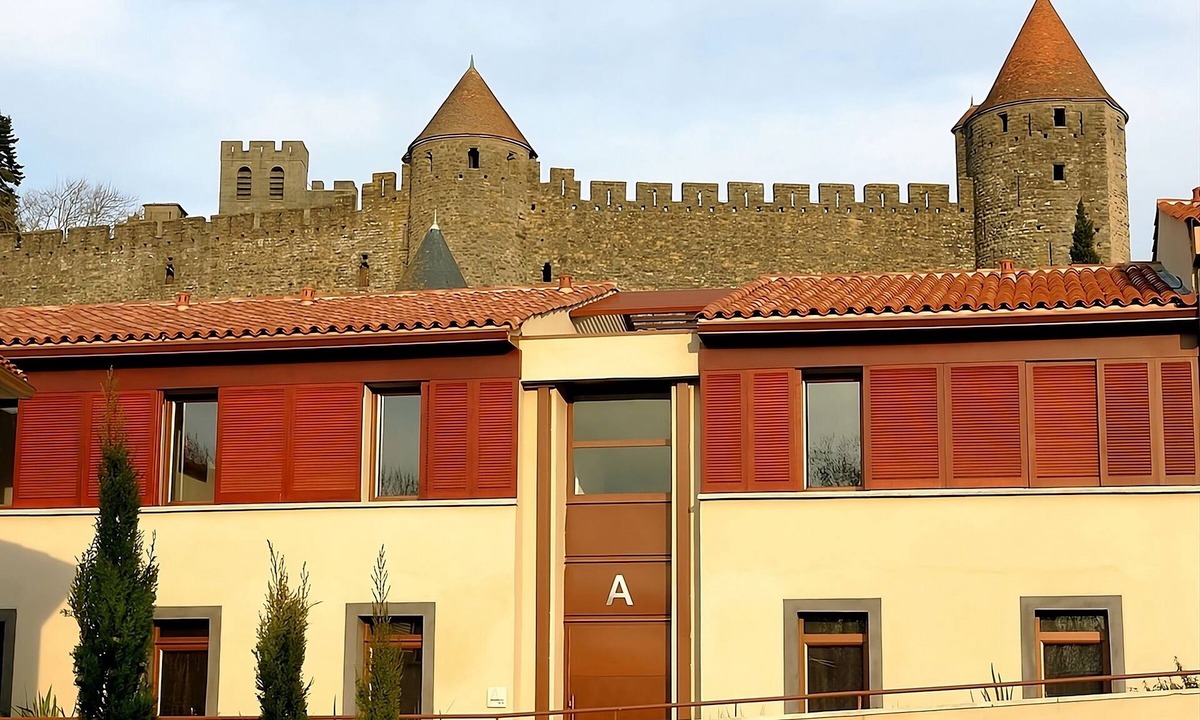 Carcassonne Hotel | French Basilica Stay | 1.0 mi to Saint-Nazaire | Gothic Architecture Discovery