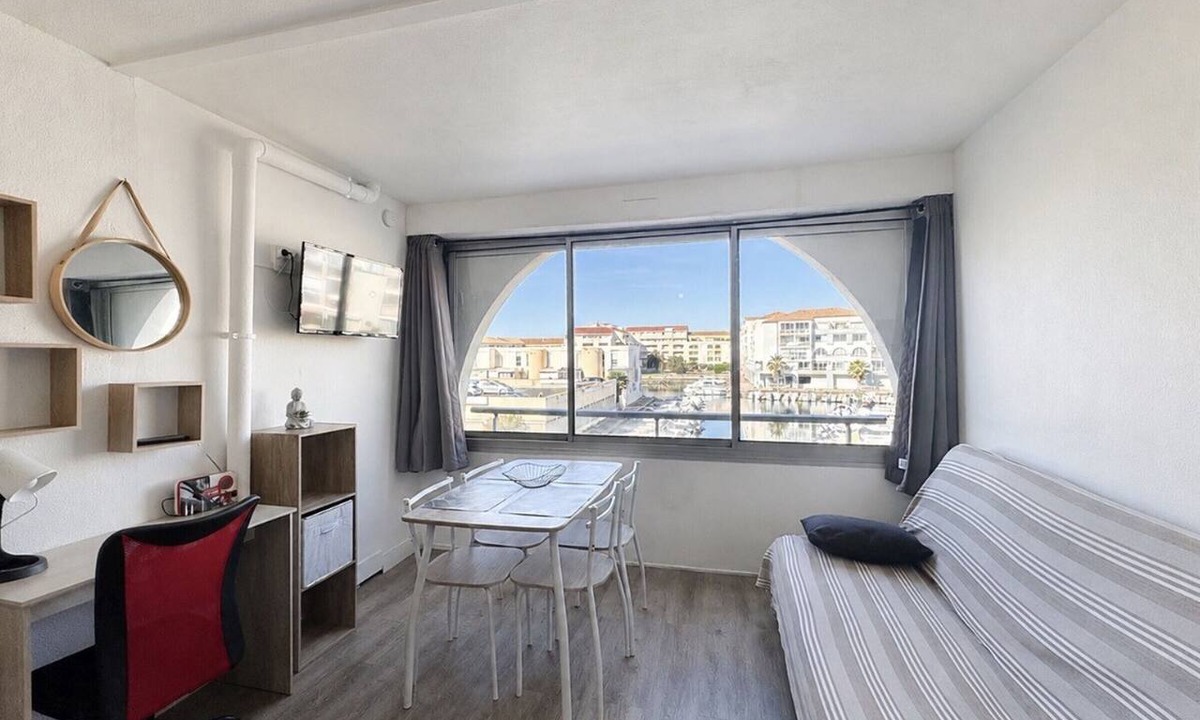 Sete Apartment | Fully equipped studio near beach with AC and washing machine