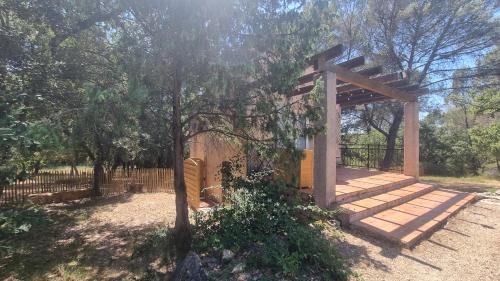 Saint-Antonin-du-Var House | Gîte au calme, en pleine nature, chiens acceptés gratuitement et tennis