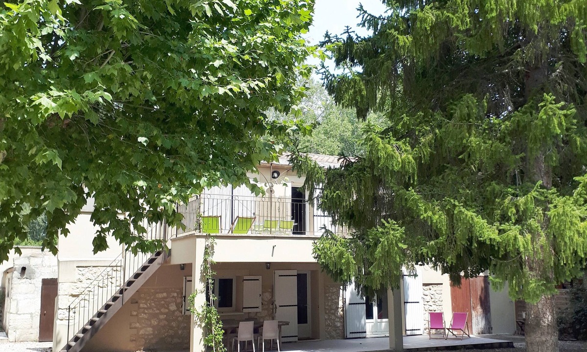 Orgon Cottage | Gîte mas la Mounine (ground floor)