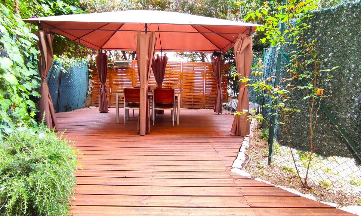 Gambetta Apartment | GARDEN LEVEL nearby beach