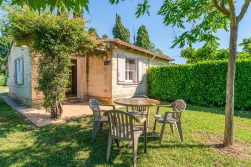 Raphele-les-Arles House | Gite Fontenelle Alpilles