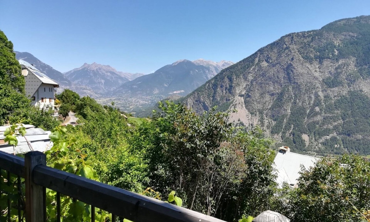 Saint-Clement-sur-Durance House | Gîte, panoramic view - between GUILLESTRE and EMBRUN - sleeps 8