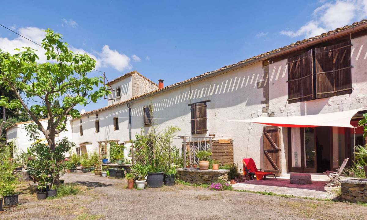 Bellegarde-du-Razes House | Gite in the countryside but 3 km from a village with all amenities.