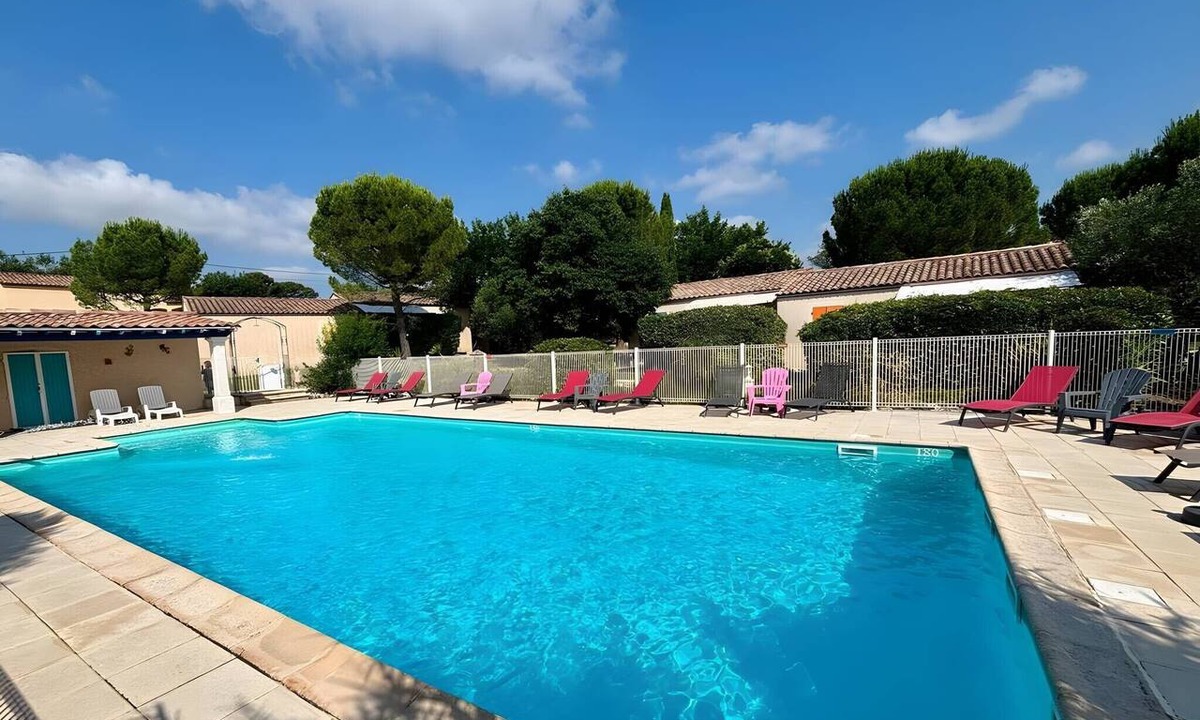 Saint-Christol-Les-Ales House | Gîte 'Le Murier Platane' with Shared Pool, Wi-Fi & AC - Heike & Didier