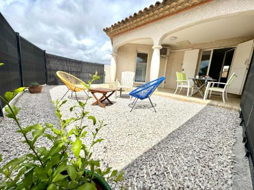 Pomerols Apartment | Gite proche plage, climatisé, terrasse, jardinet et parking, très calme
