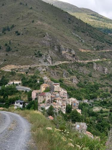 Pierlas House | GITES DE PIERLAS