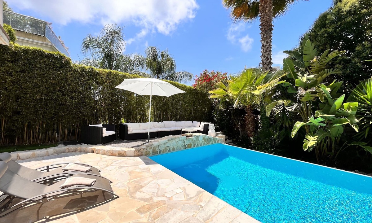 Mont Boron Villa | Gorgeous 4 bedroom villa with private, Heated pool, 10 min walk into Nice town