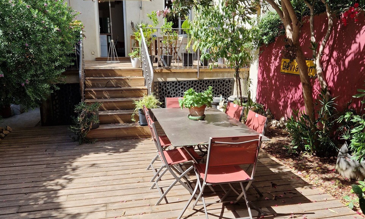 Le Camas Apartment | Ground floor with garden in the heart of Marseille