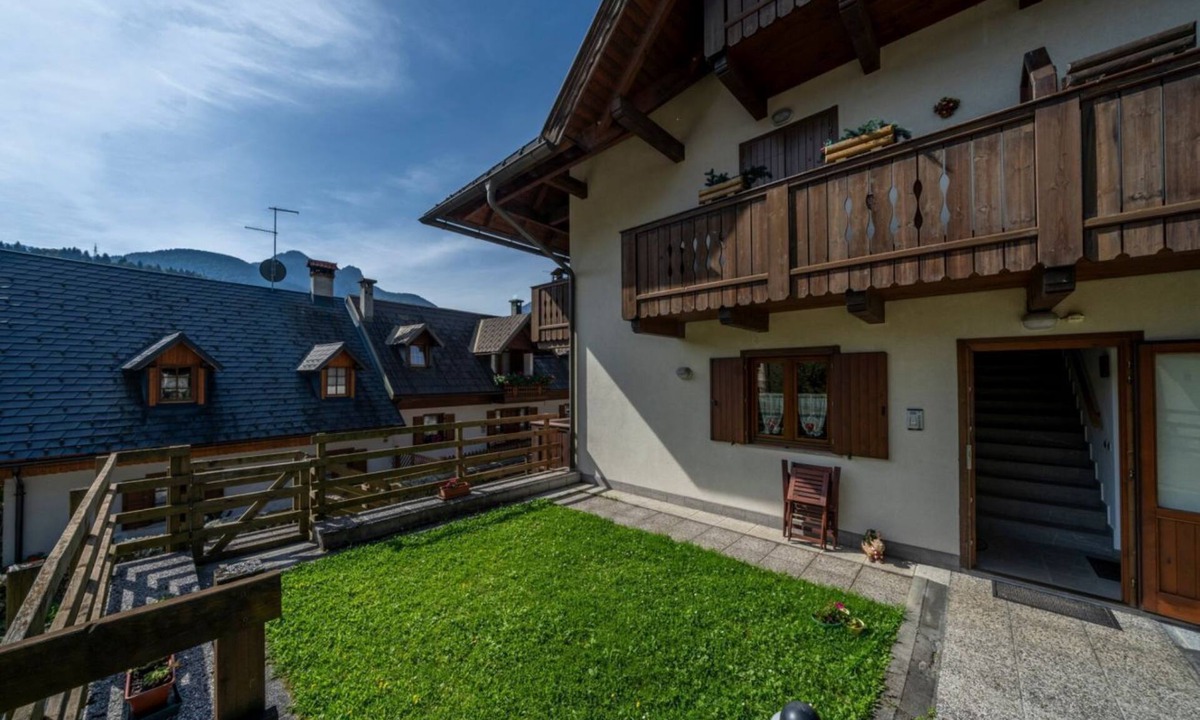Tarvisio Apartment | GuestHost - Comfortable two-storey apartment for 5 people, located in Tarvisio. The accommodation is equipped with every comfort, including a balcony and a garden.*Availability of a carport reserved for guests*Tarvisio is the strategic point if you want