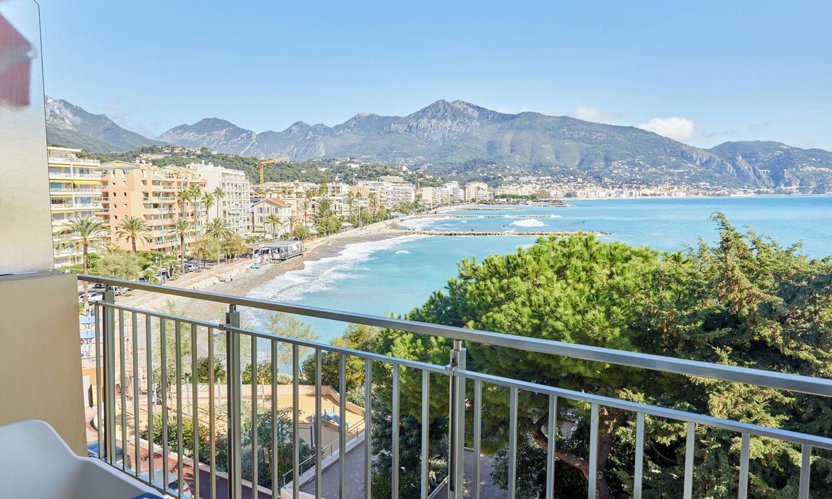 Roquebrune-Cap-Martin Hotel | Hôtel Alexandra