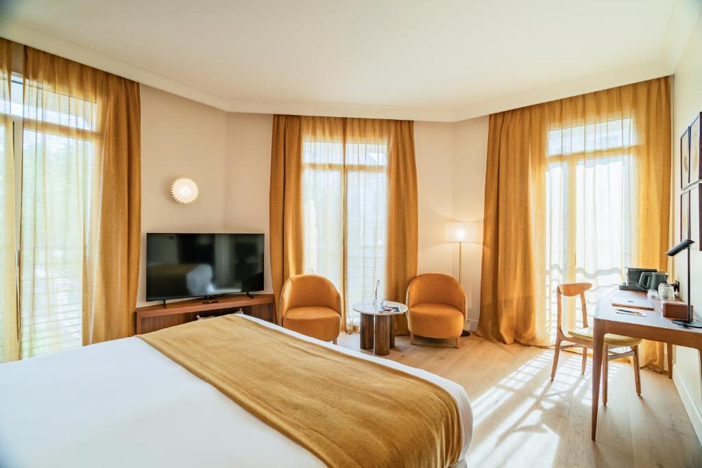 Carnot Hotel | Hôtel Lepoussin