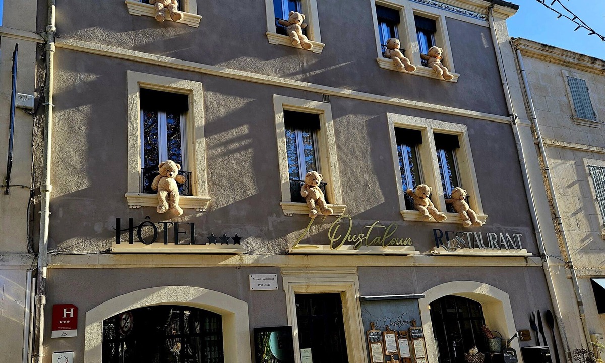 Maussane Hotel | Hôtel Restaurant L'Oustaloun