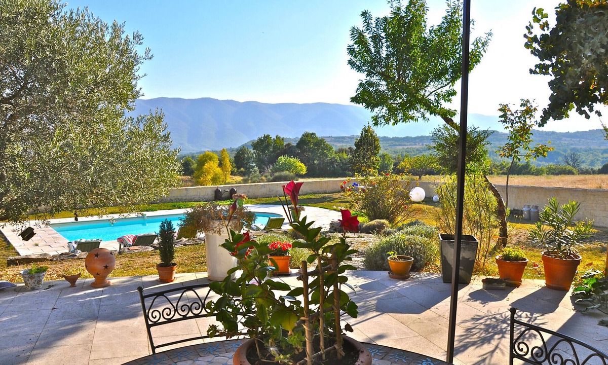 Saint-Martin-de-Castillon House | Holiday house in the Luberon in the countryside, private pool