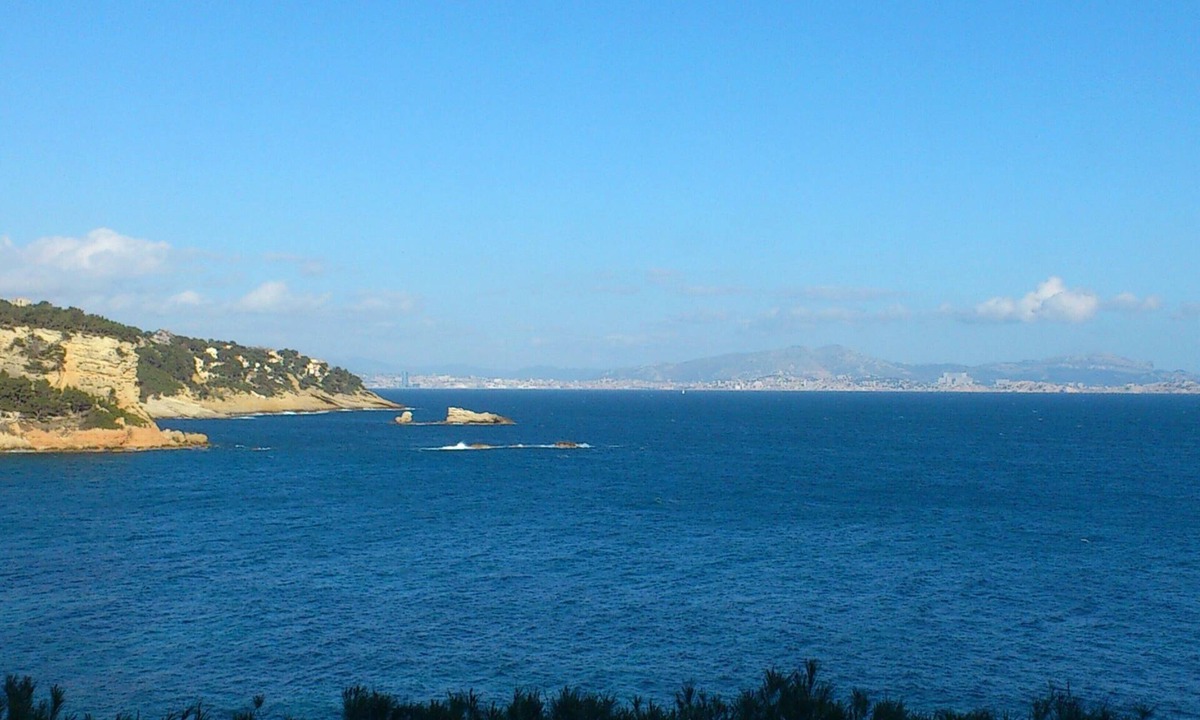 Carry-le-Rouet Apartment | Holiday flat by the beach, with sea views that sleeps 4, 1 bedroom