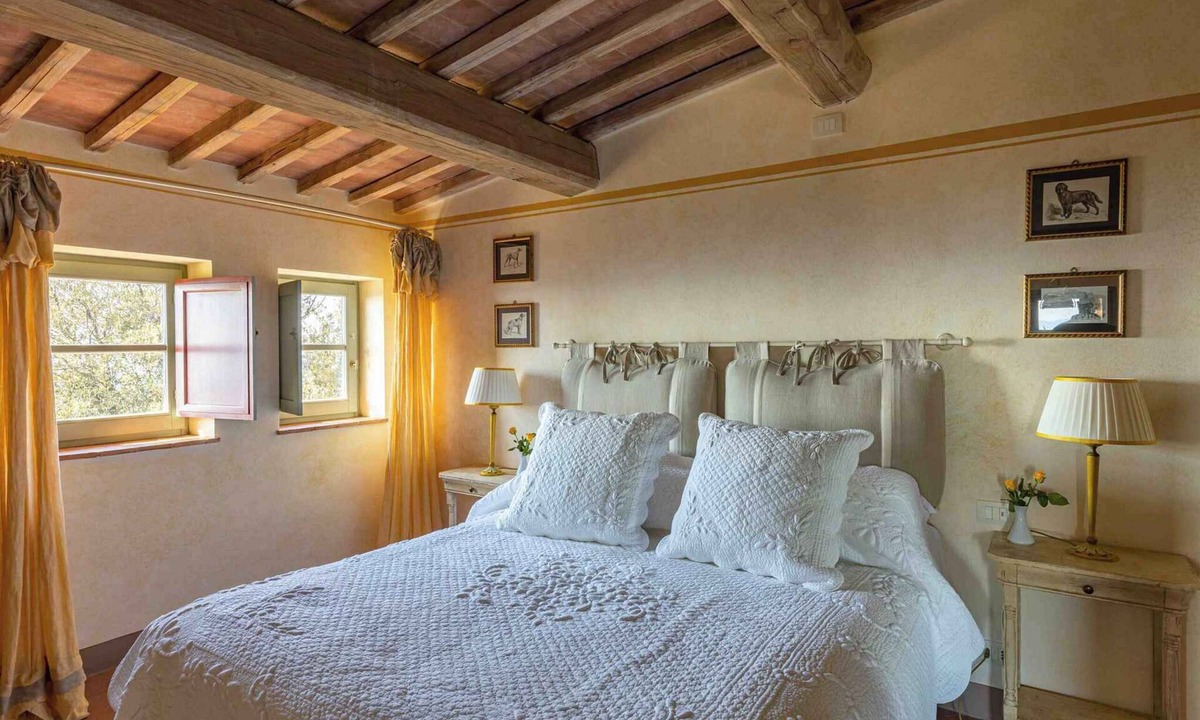 Montalcino Apartment | Holiday flat with balcony and view