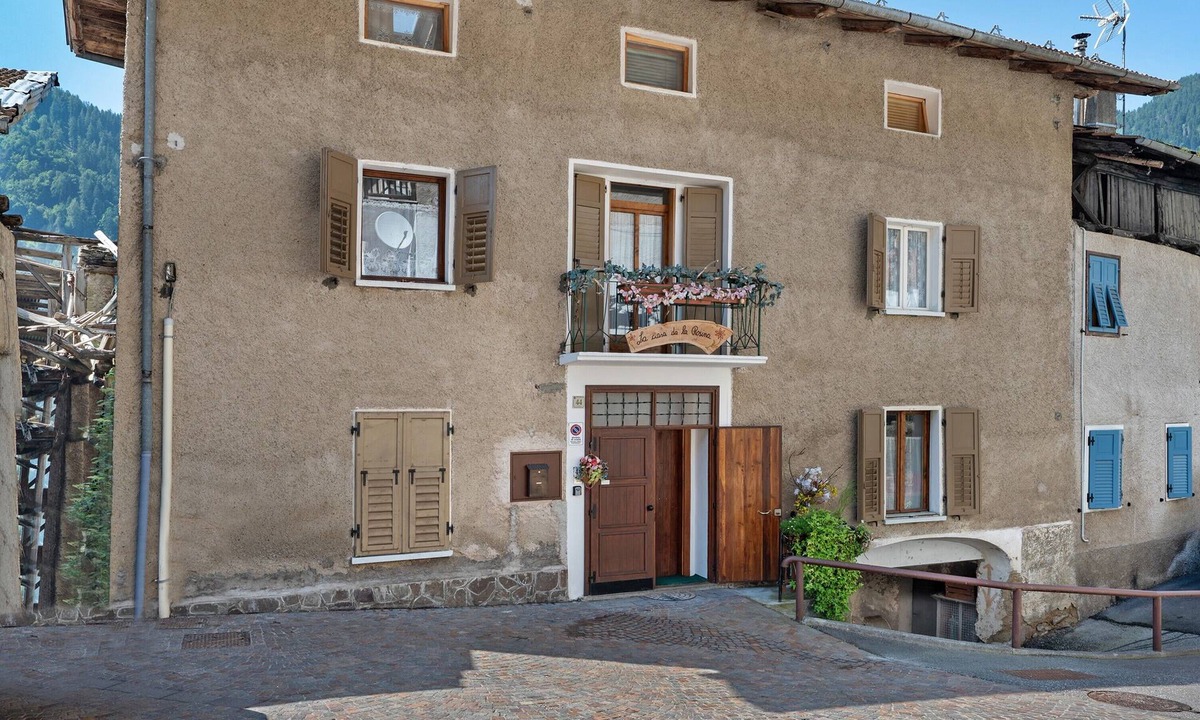 Fontana Nuova-Bevia House | Holiday Home 'Casa della Rosina' with Mountain Views