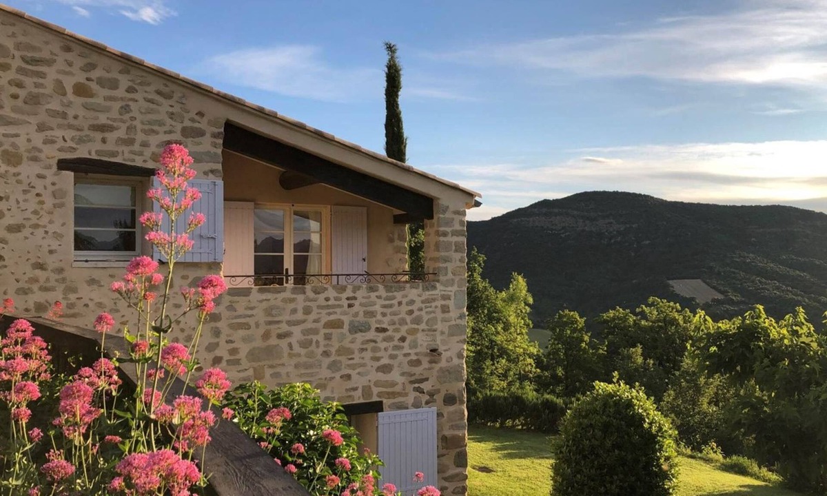 Aiglun Apartment | Holiday home: Gîte du Levant