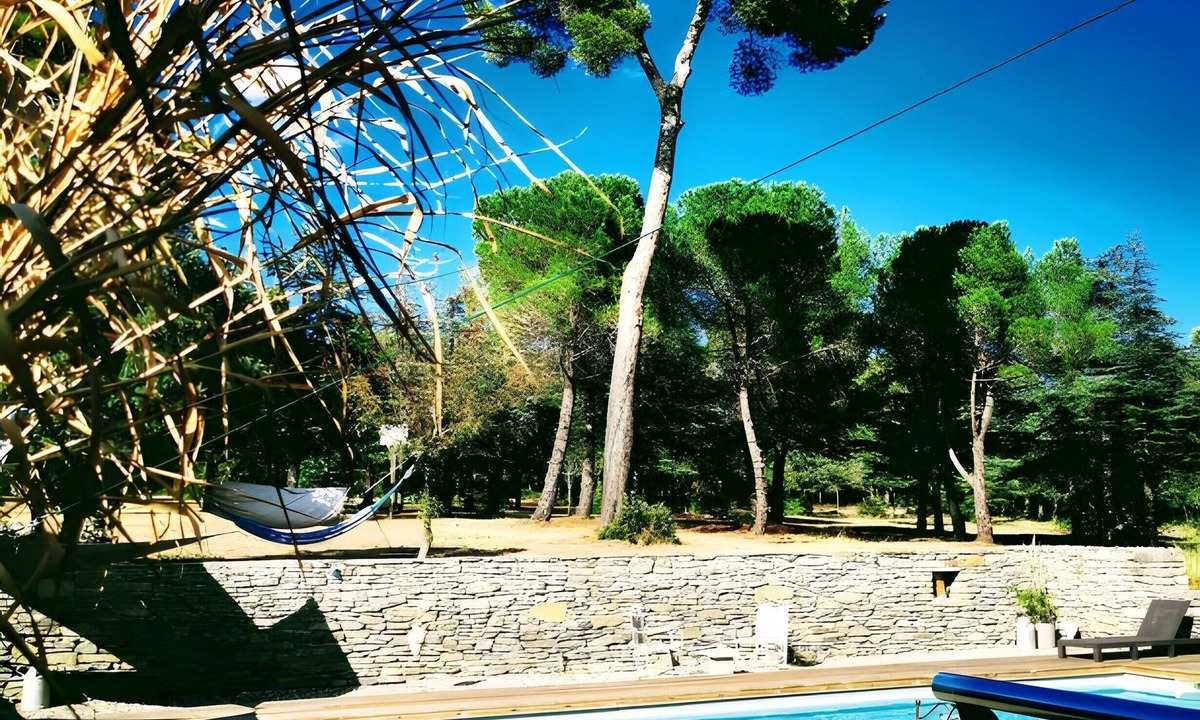 Laure-Minervois House | Holiday Home 'Les Pins - Domaine Russol' with Mountain View, Wi-Fi and Air Conditioning