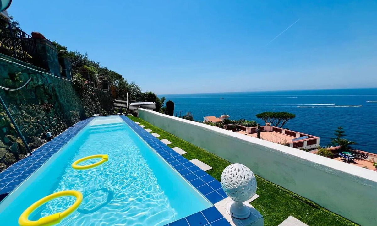 Massa Lubrense Villa | Holiday Home 'Luxury Villa - La Balena Blu' with Sea View, Wi-Fi and Air Conditioning