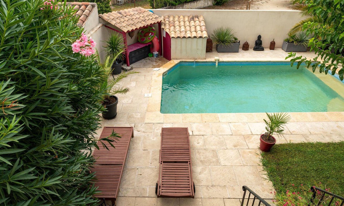 Cavaillon House | Holiday Home 'P'tit Bout De Paradis' with Private Pool, Private Terrace and Wi-Fi