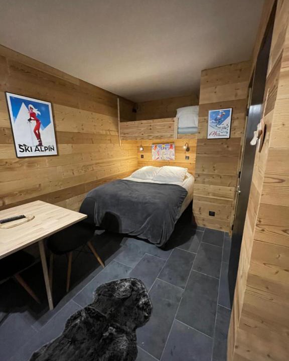 Les Claux Apartment | Home Vars. Le studio