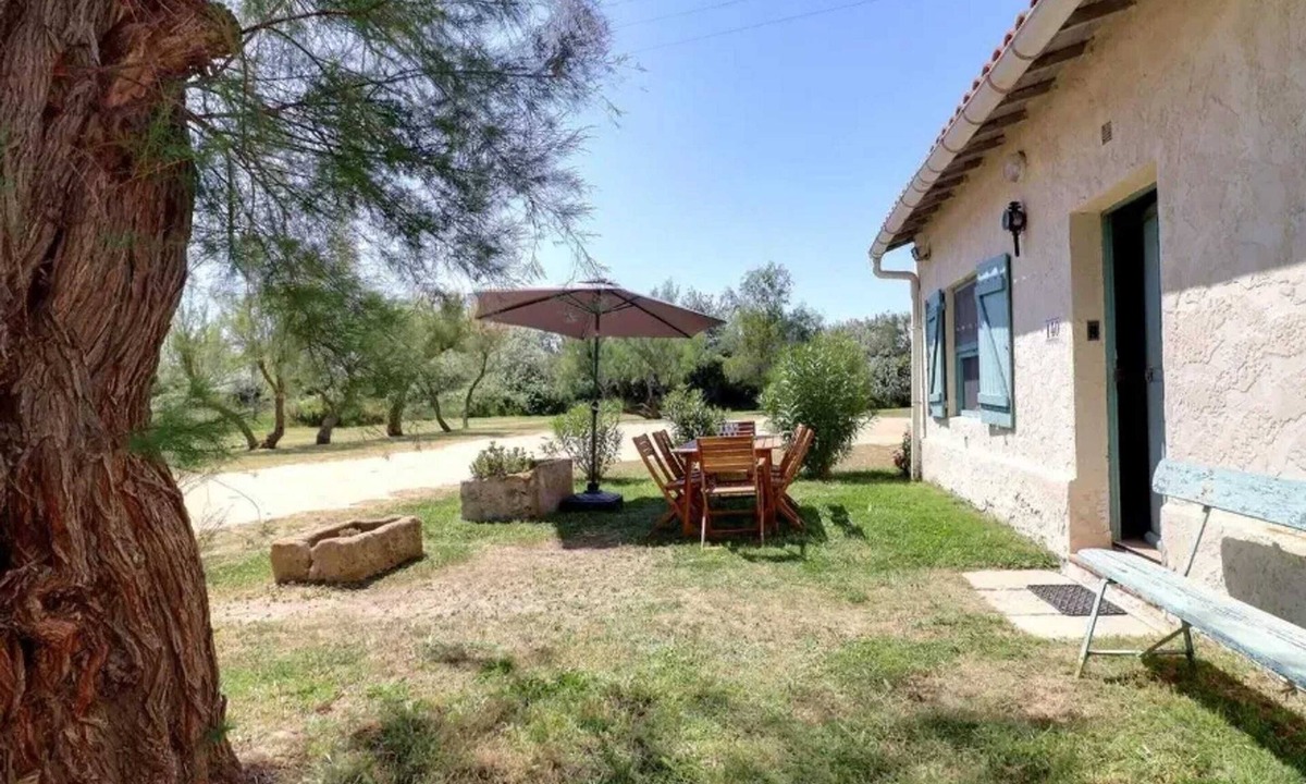 Saintes-Maries-de-la-Mer House | Homerez - House near Saintes-Maries-de-la-Mer