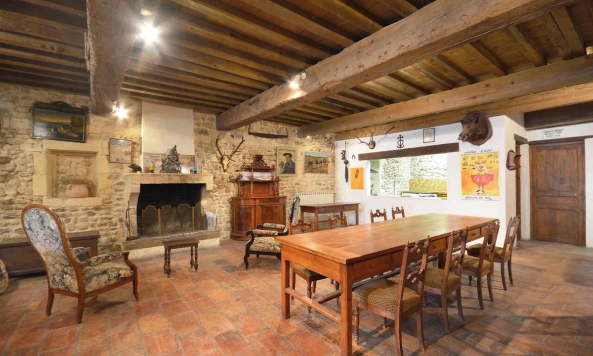 Saintes-Maries-de-la-Mer House | Homerez - House near Saintes-Maries-de-la-Mer