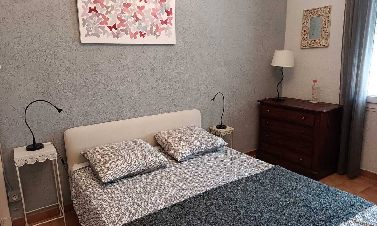 Arles City Centre Apartment | Homerez - Apartment in Arles