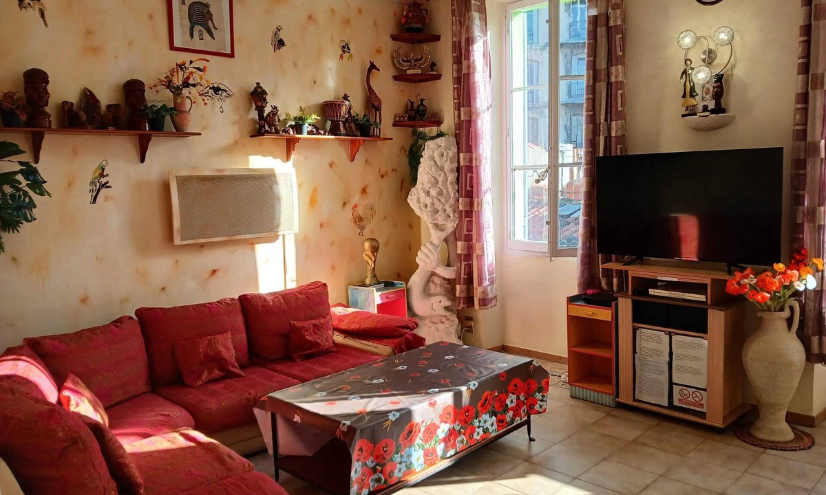 Noailles Apartment | Homerez - Apt in Marseille