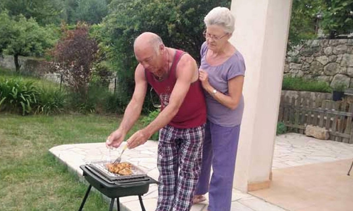 Le Bar-sur-Loup Apartment | Homerez - Apt Le Bar-sur-Loup