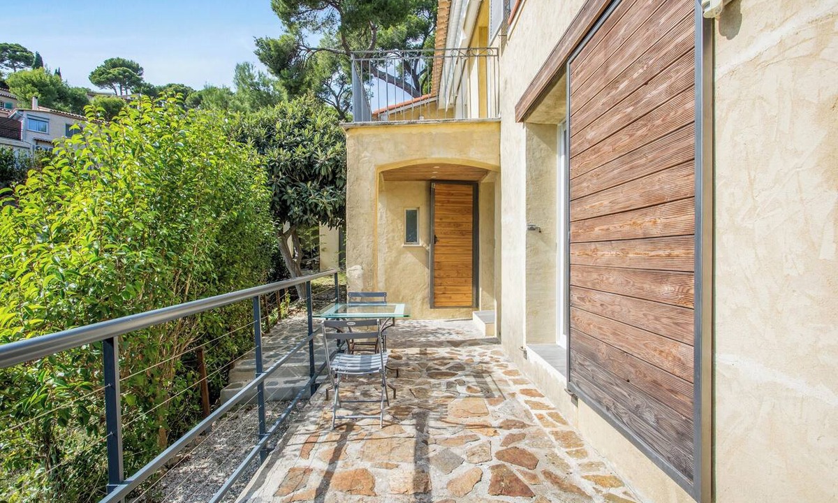Hyeres Apartment | Homerez - Comf. Apart Hyères