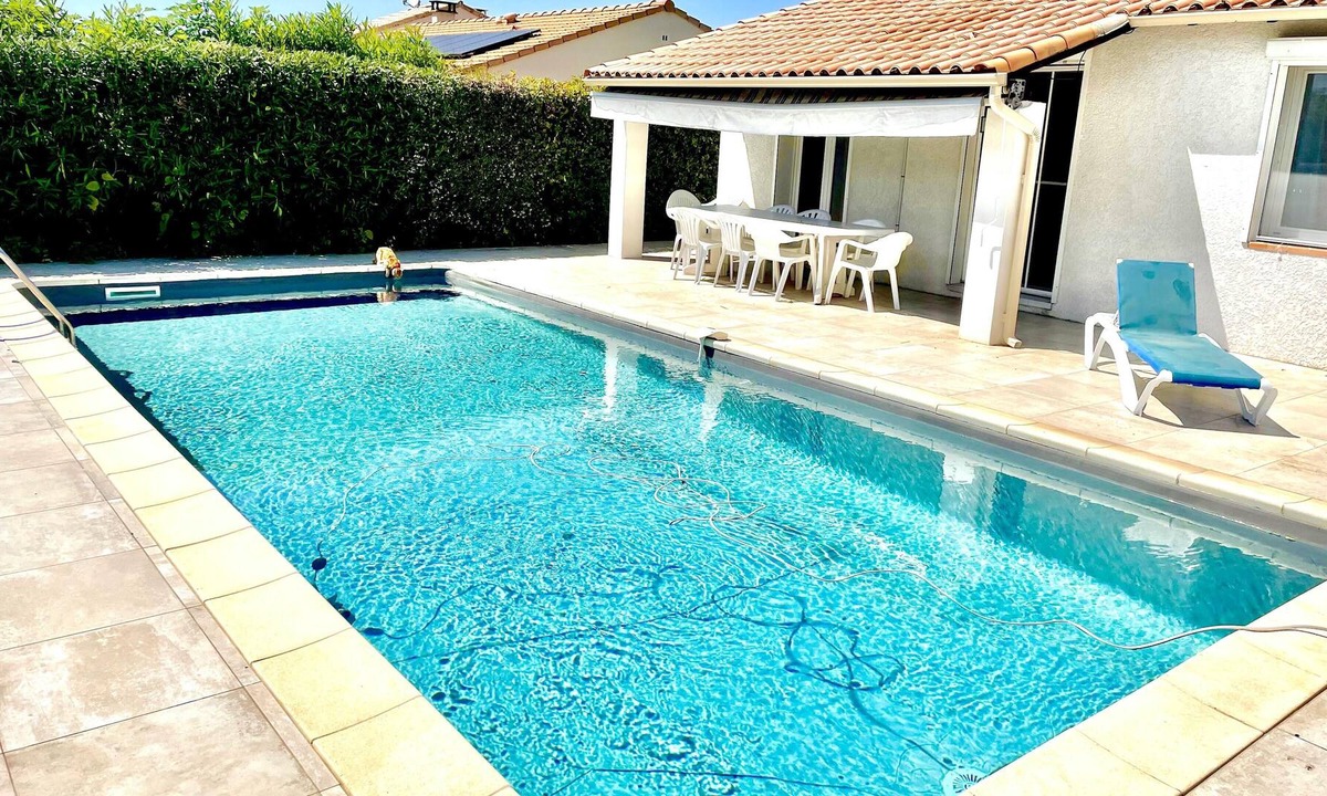 La Calmette House | Homerez - House for 3 ppl. with swimming-pool, garden and terrace at La Calmette