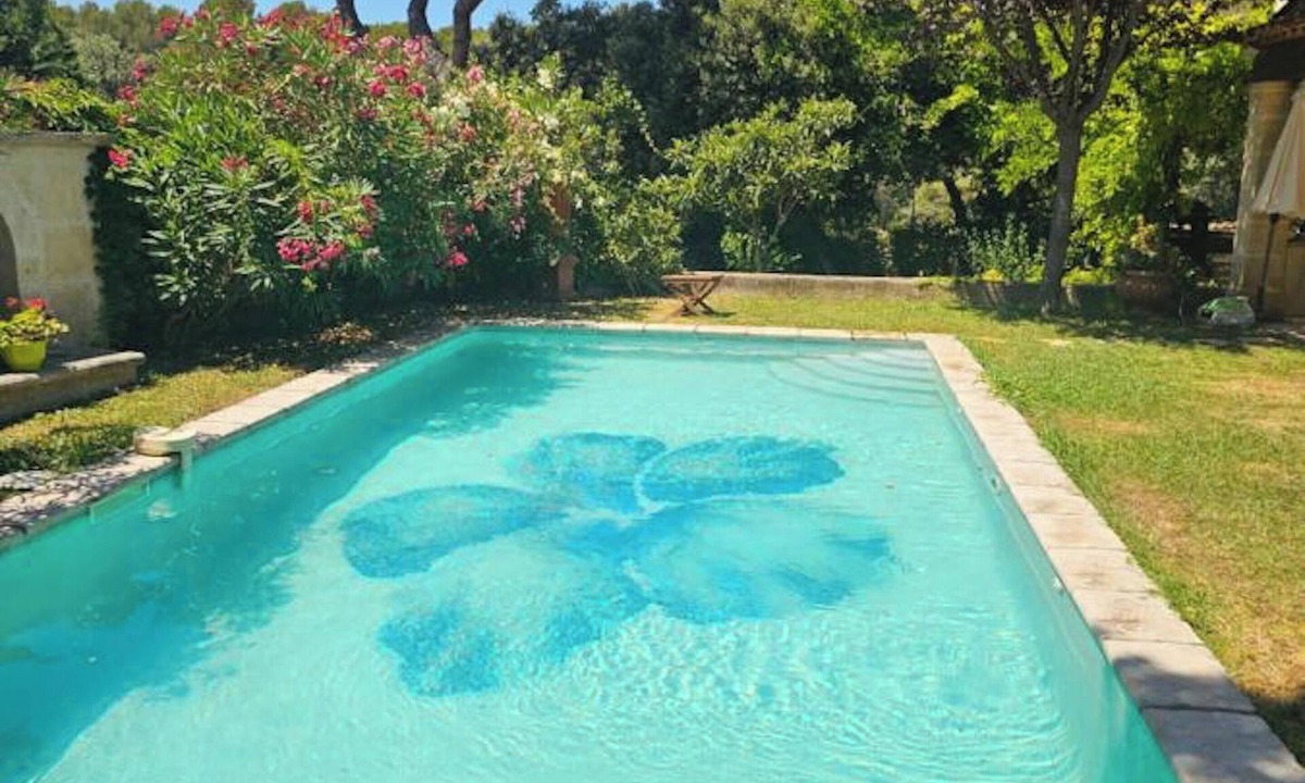 Salon-de-Provence Villa | Homerez - Villa Salon-de-Provence