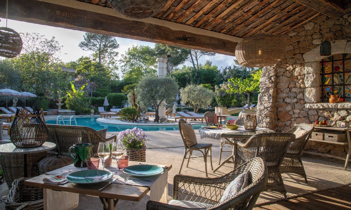 Saint-Paul-de-Vence Hotel | Hotel Les Messugues