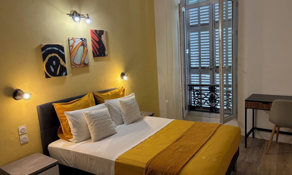 Prefecture Hotel | Hotel Manon