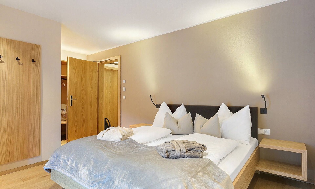 Sarentino Apartment | Hotel Murrer Double Room 104 with Mountain View, Spa and Wellness Area