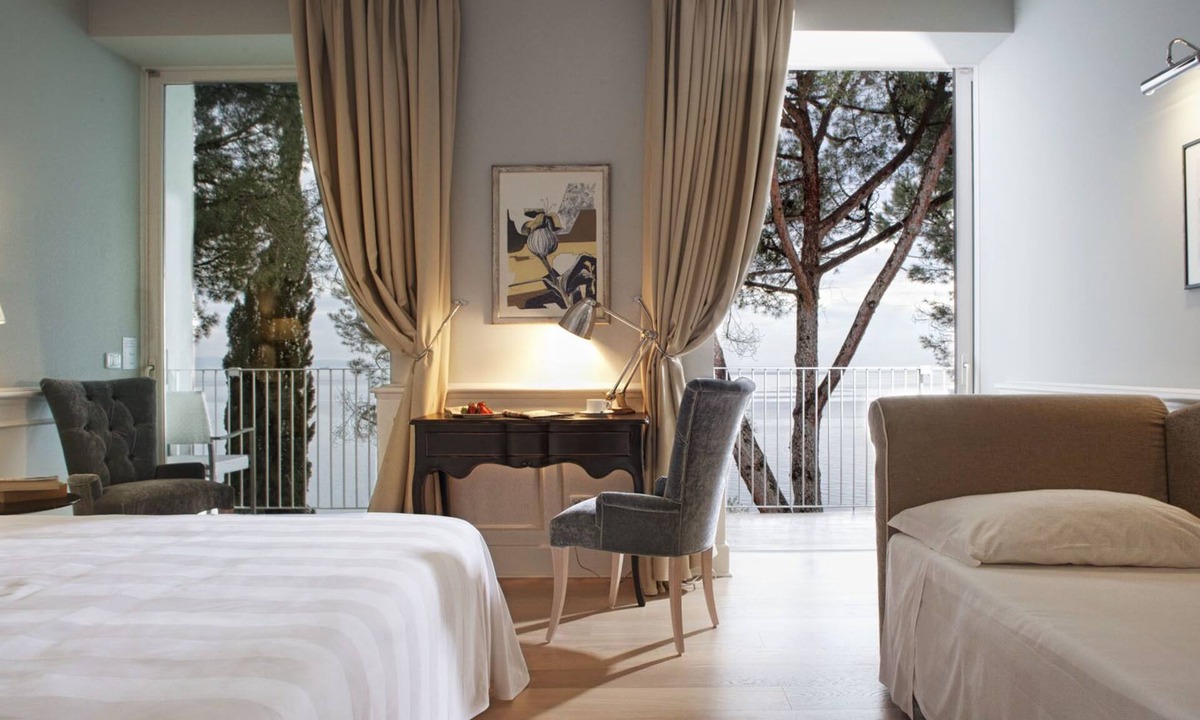 Grignano Hotel | Hotel Riviera & Maximilians