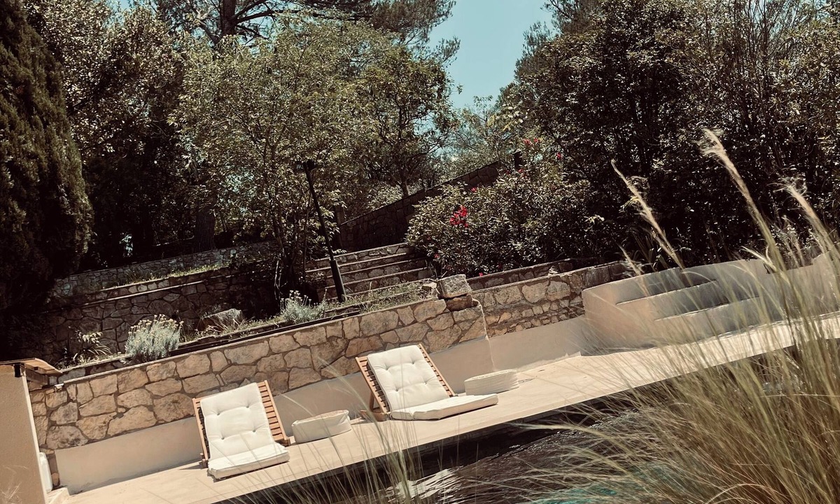Quartier des Espesses House | House between town and garrigue