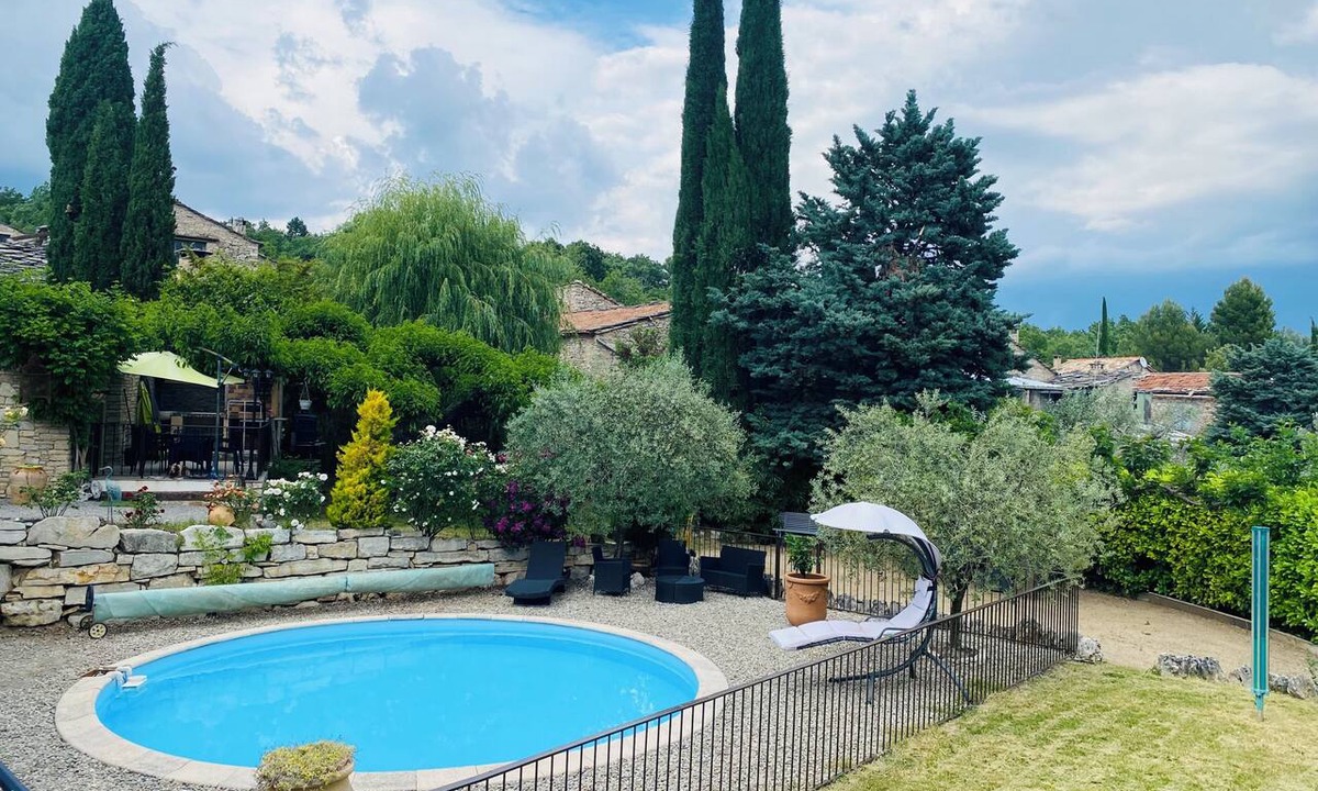 Revest-Saint-Martin House | House for 8 people with a pool: "A Provençal Getaway in the Shade of the Mulberry Tree"
