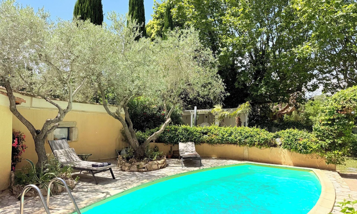 St.-Remy-de-Provence Villa | HOUSE OF 3 BEDROOMS 10 MIN WALK FROM THE CENTER OF SAINT REMY DE PROVENCE