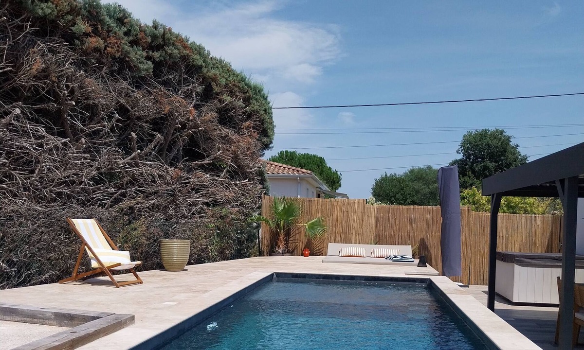 Mus House | House With Air Conditioning, Terrace, Plancha 20 minutes from Nîmes