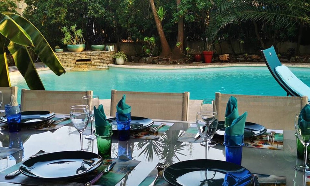 Hyeres Villa | Hyères Pesquiers: 5-Bedroom Villa with Pool and Air Conditioning