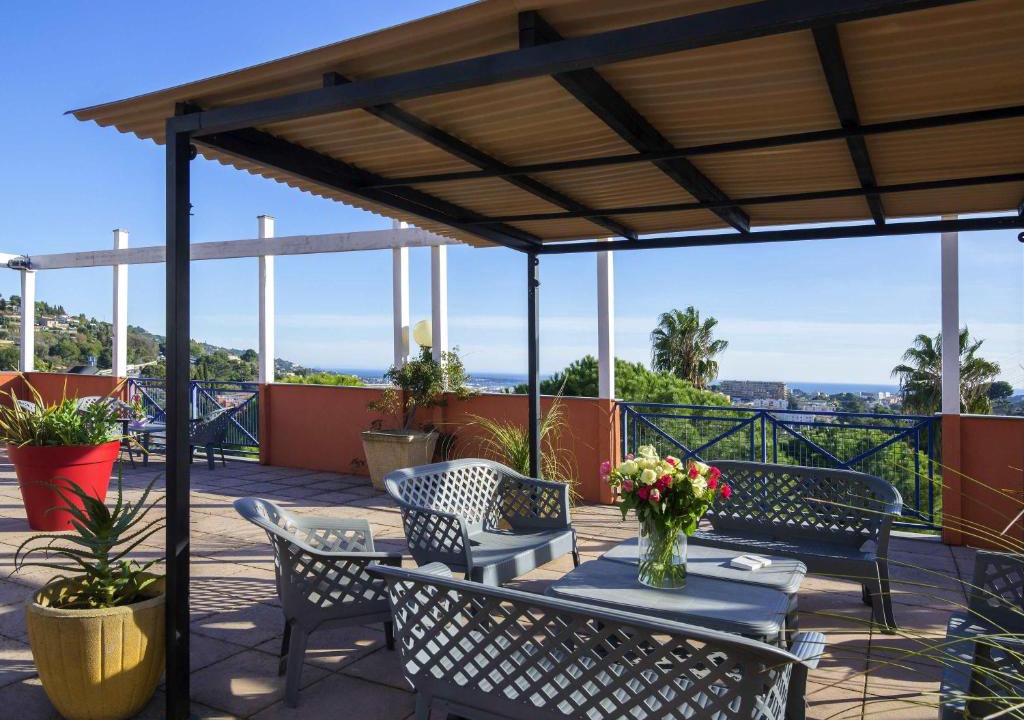 Mougins Hotel | ibis budget Cannes Mougins