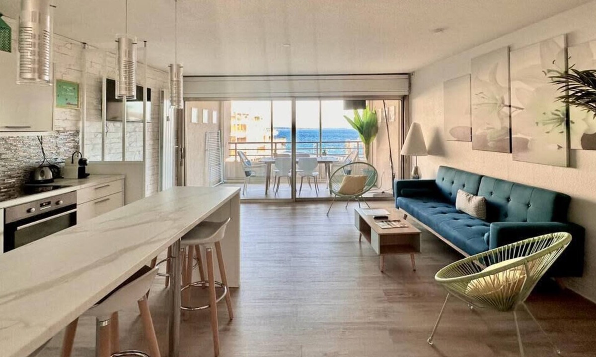 Cannes La Bocca Apartment | IMMOGROOM - Panoramic sea view - Terrace - Close to the beach - Parking
